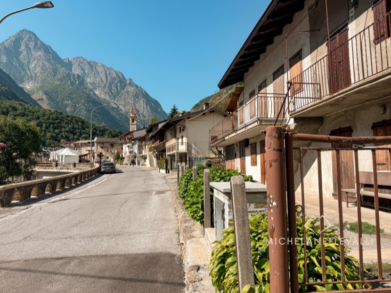 partenza dal fondo del paese