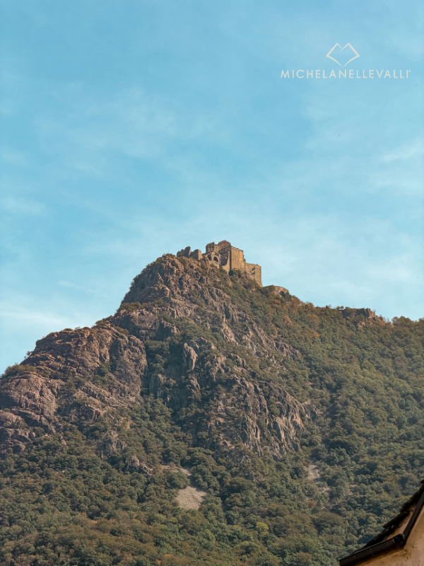 sacra di San Michele vista dal paese